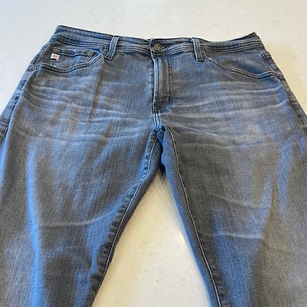 AG mens aged denim jeans The Everett slim straight, size 34/28 gray great shape.